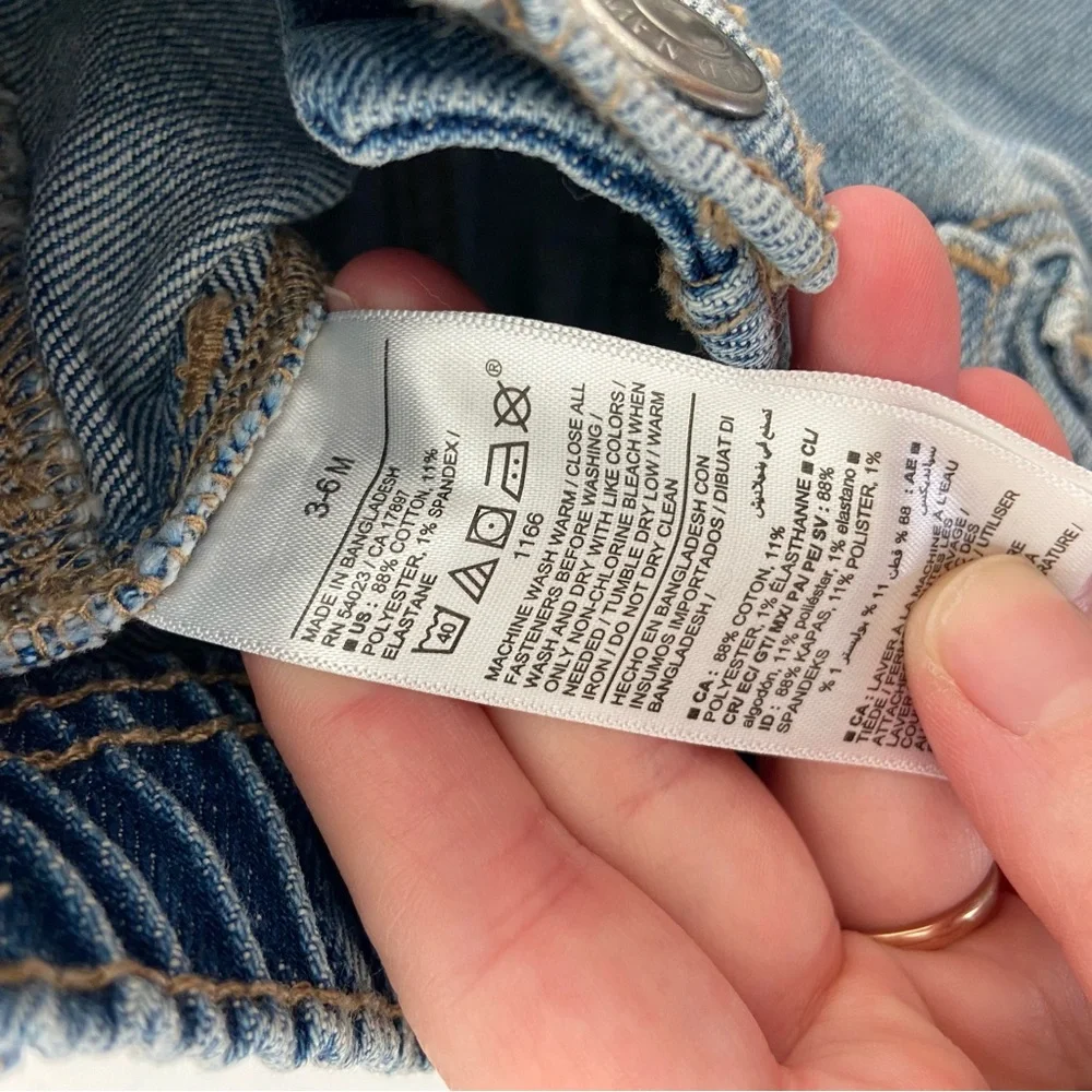 NWOT baby light wash‎ denim elastic button straight cut jeans size 3-6 months